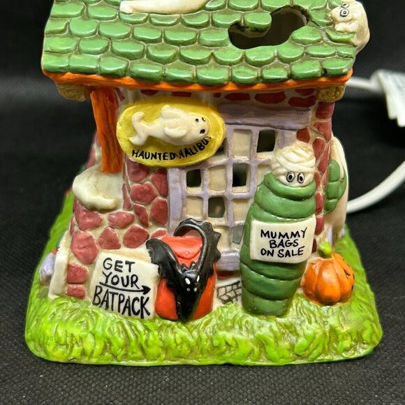 New in box Creepy Hollow "Camping Store" lighted figurine - Picture 9 of 10
